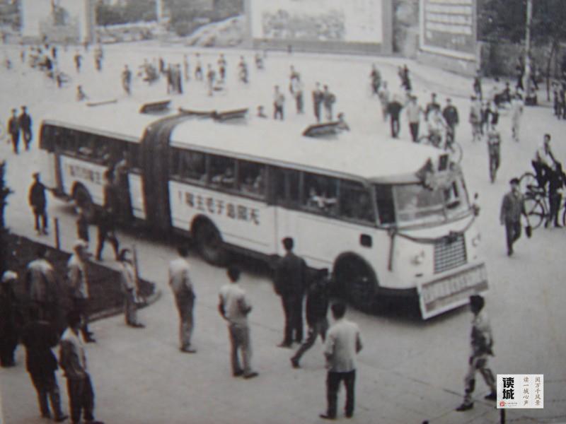 读城｜百年变迁 福州第一辆公交车竟长这样……