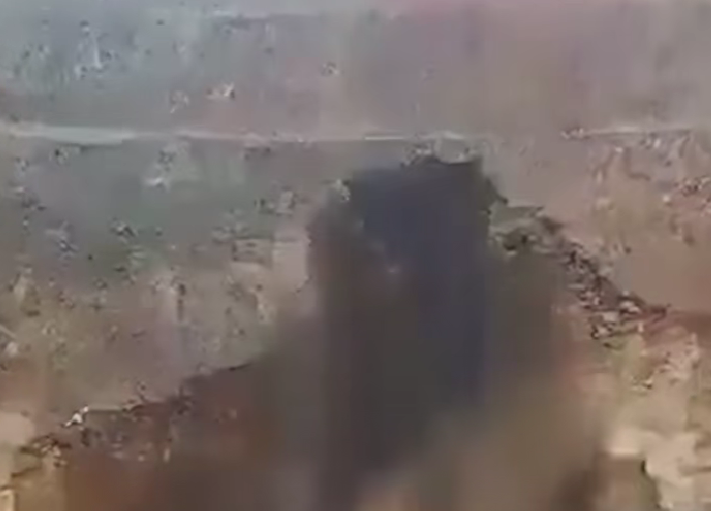 刚果（金）一矿区桥梁突然断裂坍塌 至少32人死亡