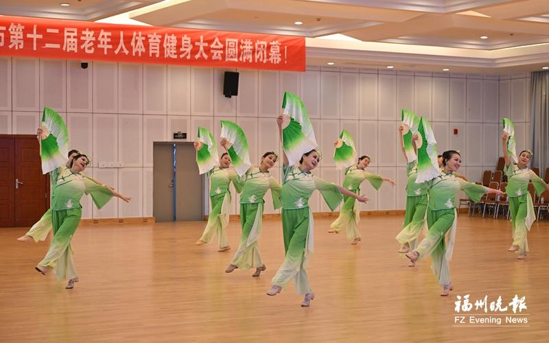 福州：精彩节目展现老人风采