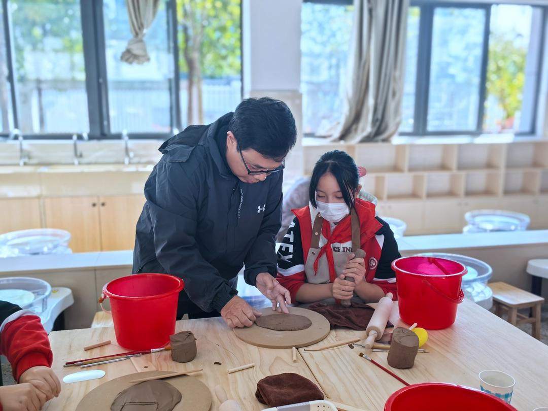 ​“怀安窑・非遗进校园”赠书活动在仓山举办