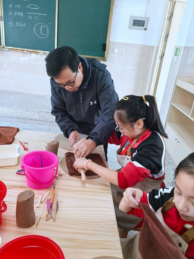 ​“怀安窑・非遗进校园”赠书活动在仓山举办