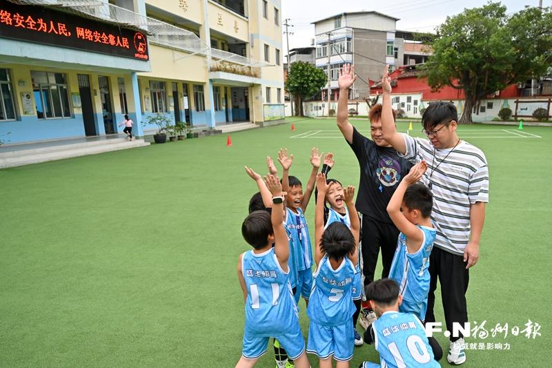 村小少年“橄”闯天下——走近闽侯竹岐乡村小学橄榄球队