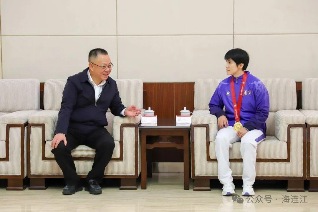 骄傲！全运会冠军陈惠颖回福州连江了！