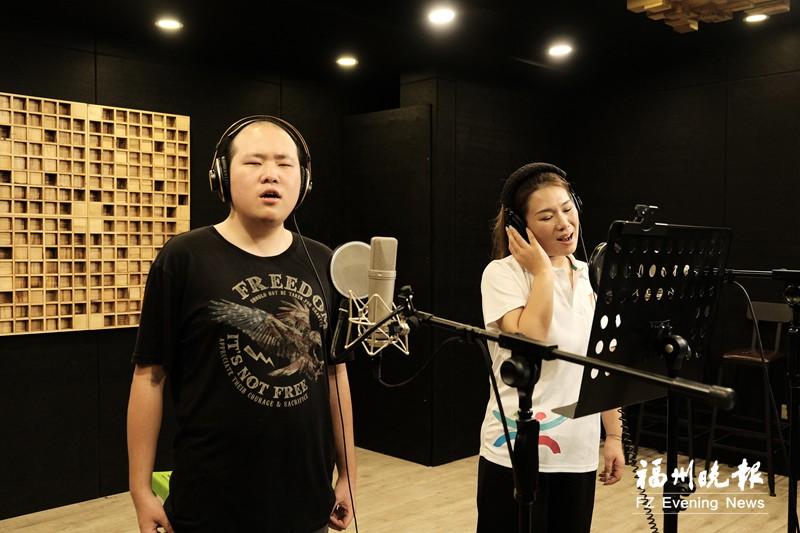 大陆视障青年与台湾歌手联袂演绎 这束“心光”照亮特殊群体
