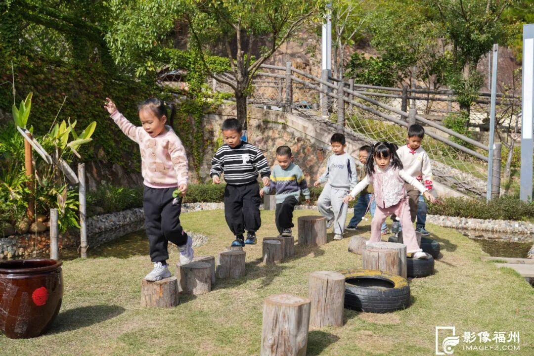 太好玩！福州这个幼儿园有座“花果山”