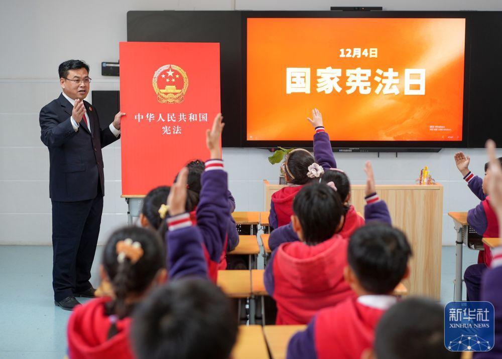 尊宪崇法 | 各地开展普法宣传 迎接国家宪法日