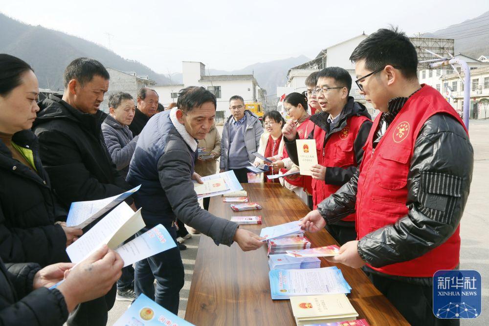 尊宪崇法 | 各地开展普法宣传 迎接国家宪法日