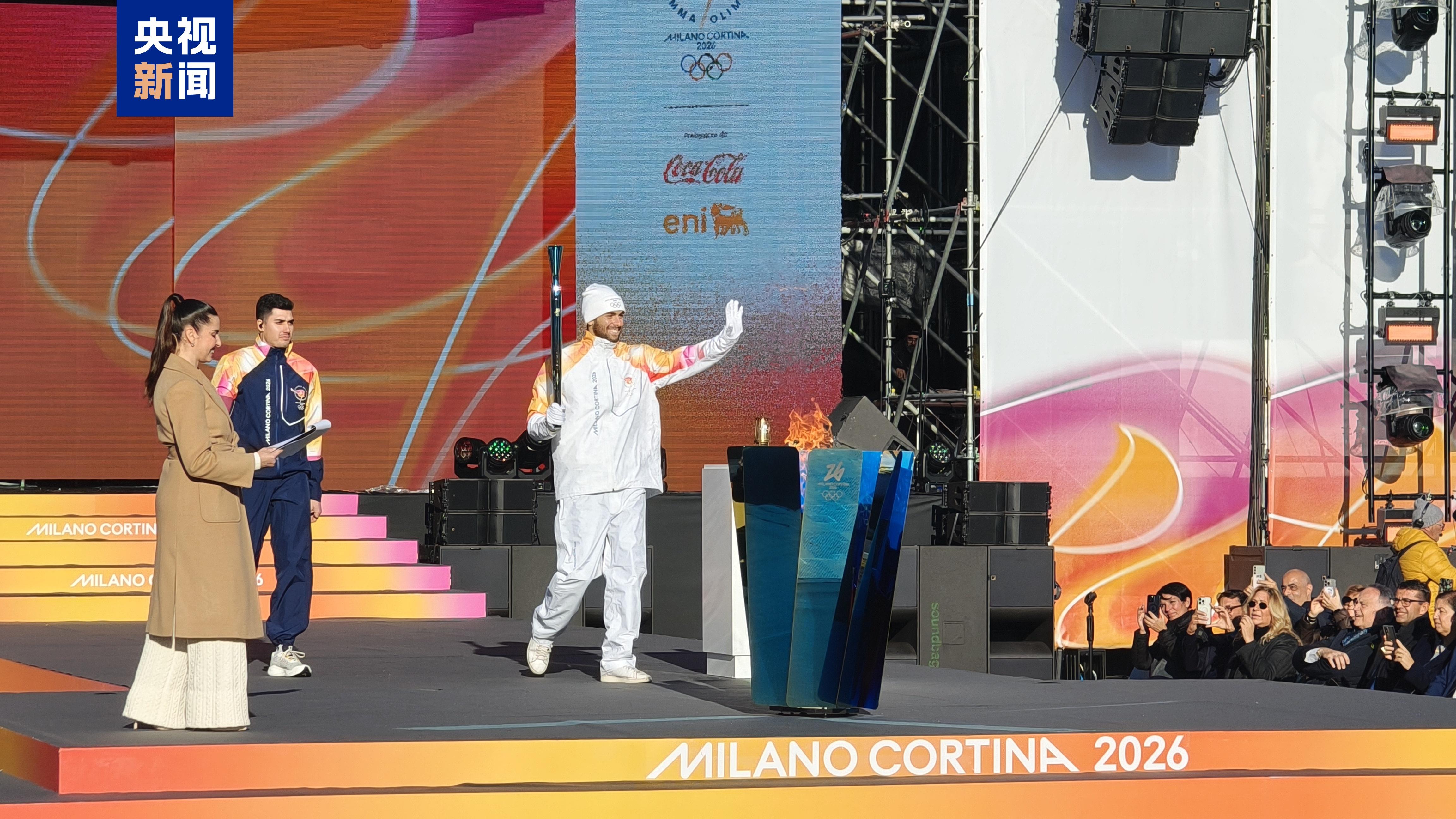 米兰冬奥会火炬开始在意大利传递