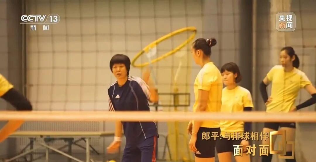 “颈椎、膝盖、髋关节都置换了”，64岁郎平回应是否再当教练