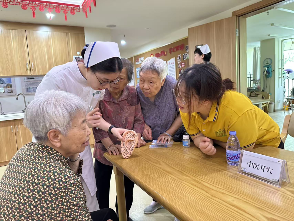 “嵌入式养老”擦亮福州老年友好城市品牌