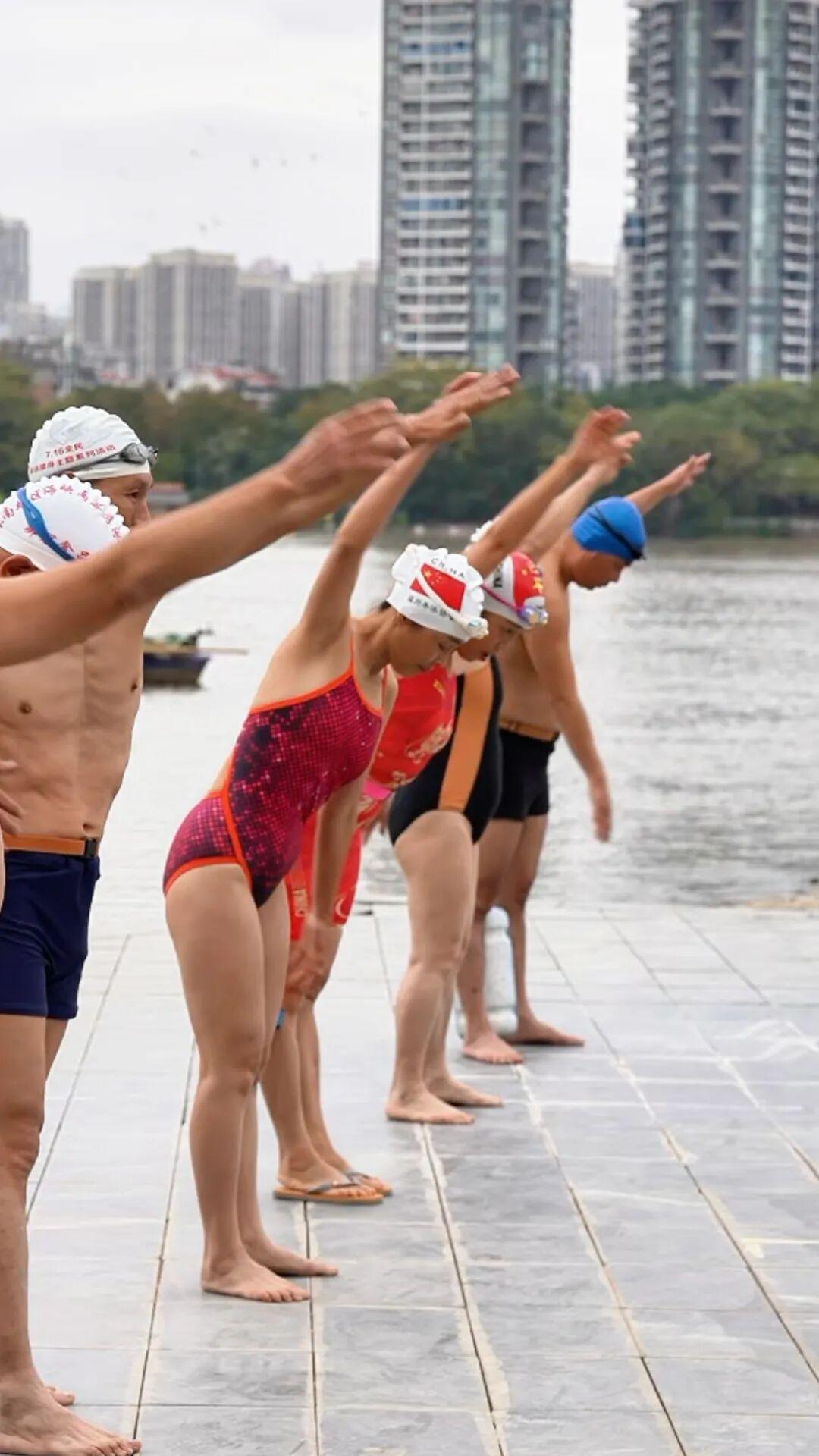 来福州 当“泳士”