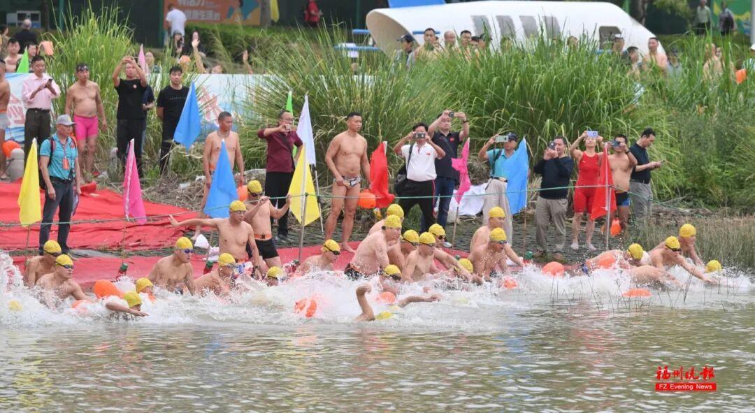 来福州 当“泳士”