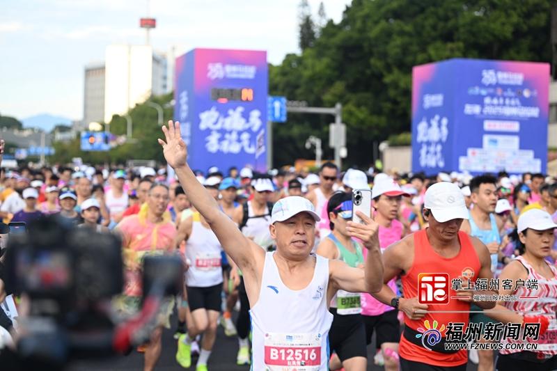 福州马拉松高清图集！有你认识的“跑友”吗？