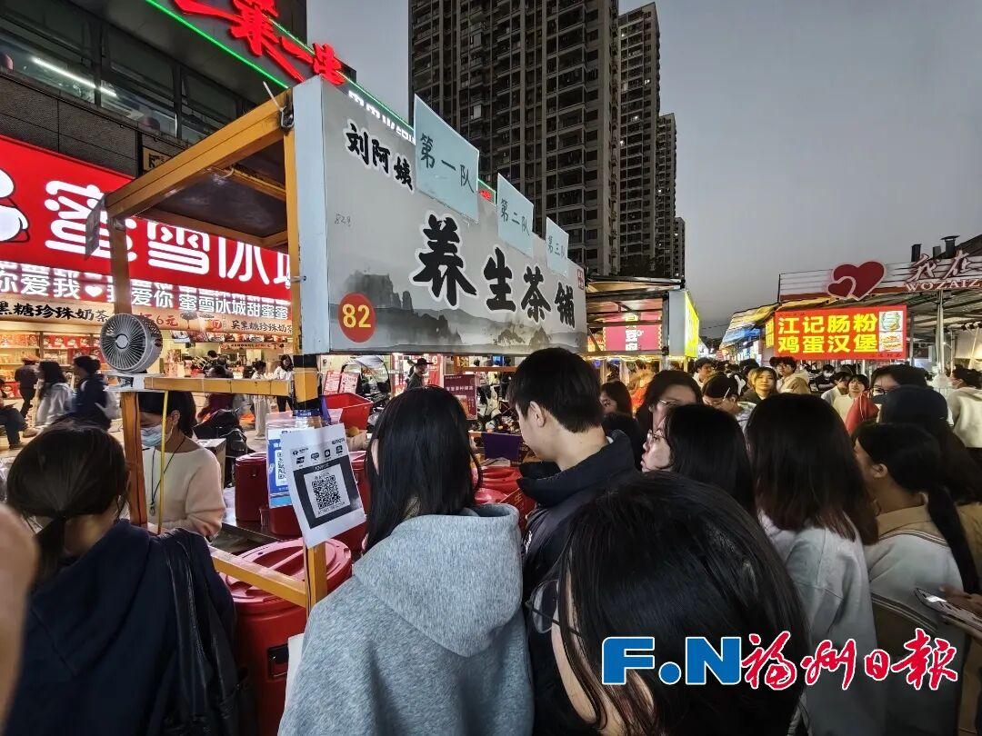 乌山时评丨一条街的守护 一座城的暖意