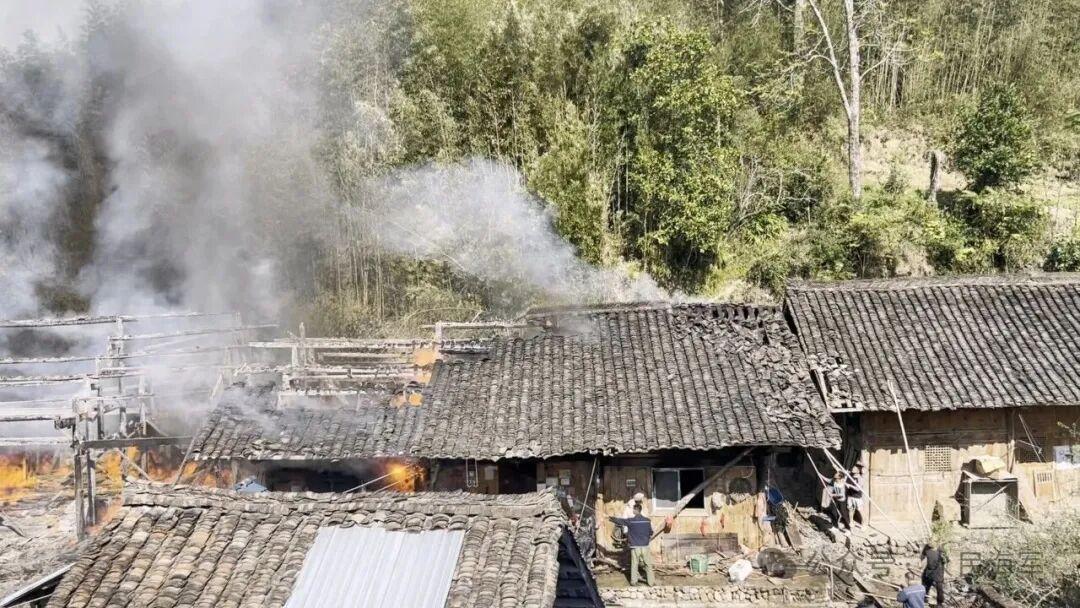 三天两次见义勇为，福建舰战士好样的！