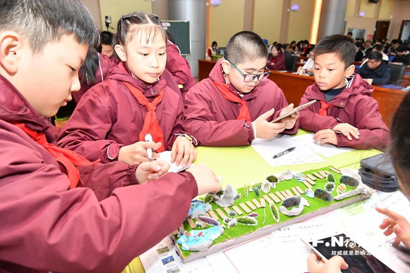 鼓楼实验小学开展跨学科主题学习 孩子们化身设计师为鸟类筑巢