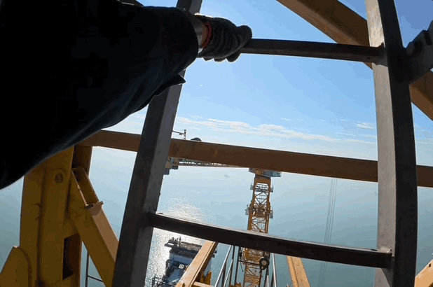 这个178米高的“海上云端”工位，超震撼！