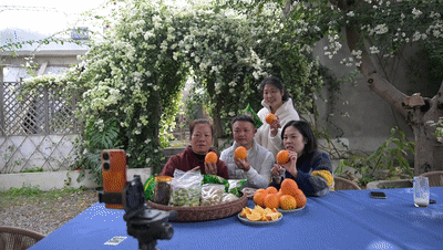 山海来讯｜果农抱团“开播”，好果子竟能“翻山越岭”！