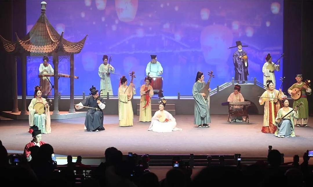 互动式剧场演艺《恭喜发财》首演