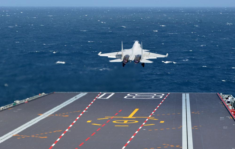 以习近平同志为核心的党中央2025年治国理政纪实