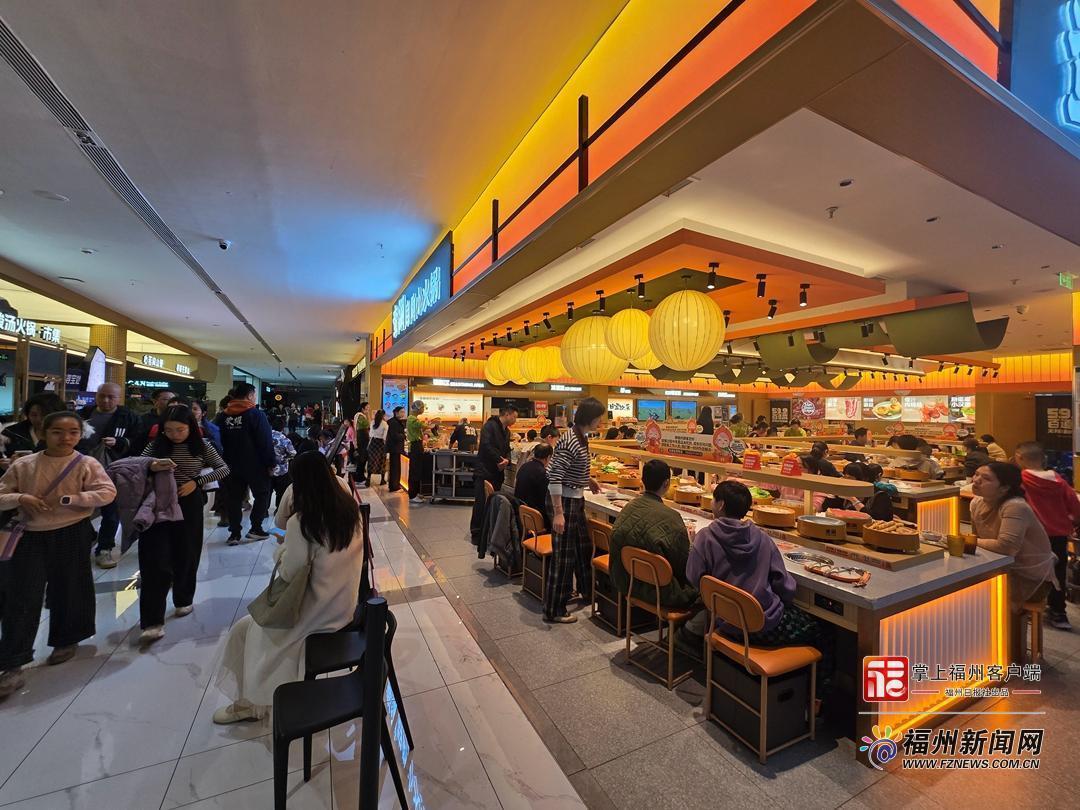 新消费｜福州元旦餐饮火爆“开席” 有门店取号破3000人次