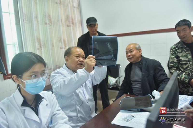 县在发生|这些城里的专家,为啥总往山里跑?原因太暖了→ 县在发生|这些城里的专家,为啥总往山里跑?原因太暖了→