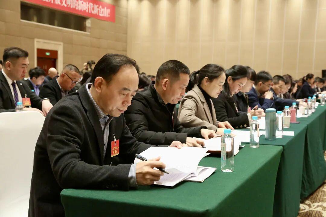 福州市仓山区第十八届人民代表大会第六次会议开幕