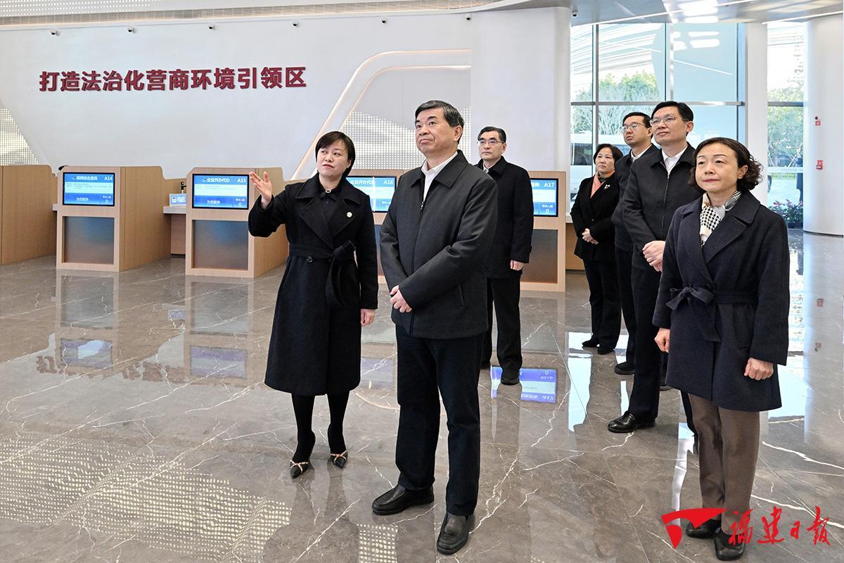 周祖翼在福州调研全面依法治省工作