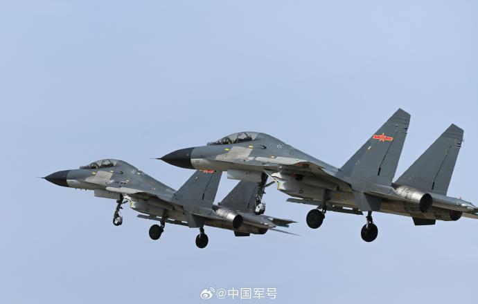 多架战机遨游空天，氛围感拉满！