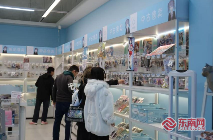 你身边的绿色：从淘“吧唧”到租相机，二手流通新风正盛