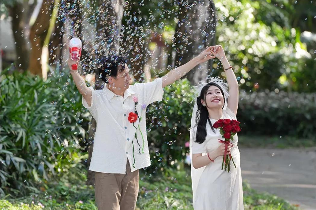 仪式感拉满！户外颁证见证幸福升级