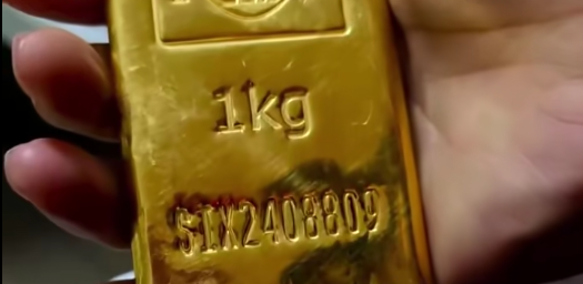 1kg黄金1kg白金1kg钯金 全落车上了