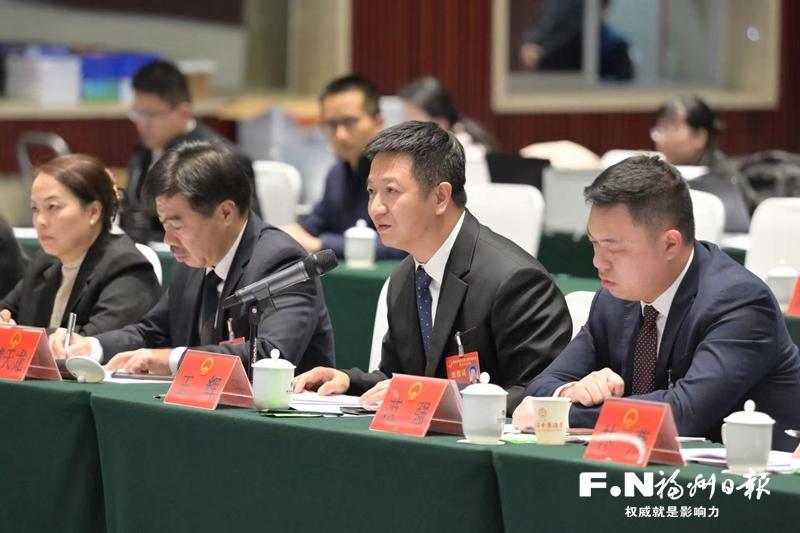 福州市人大代表分组审议《政府工作报告》等5项报告和草案
