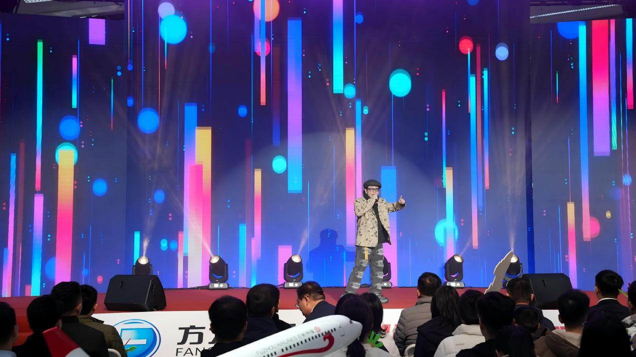 新海航“飞飞乐”周二幸运夜现金抽奖活动走进福州机场