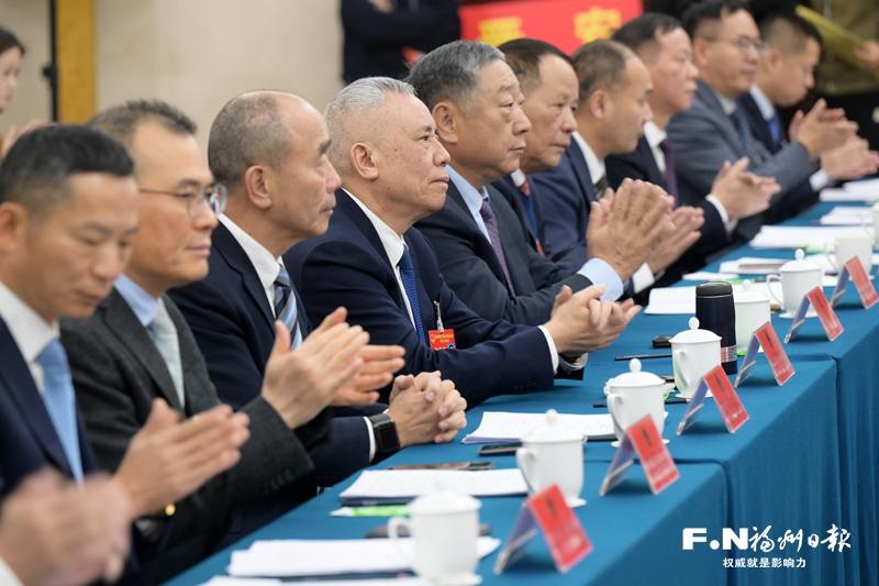 福州市人大代表分组审议政府工作报告等8项决议草案