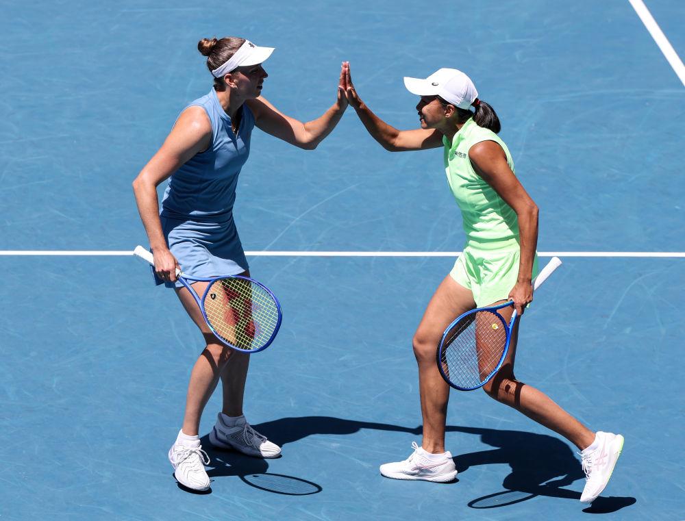 张帅/梅尔滕斯夺得澳网女双冠军