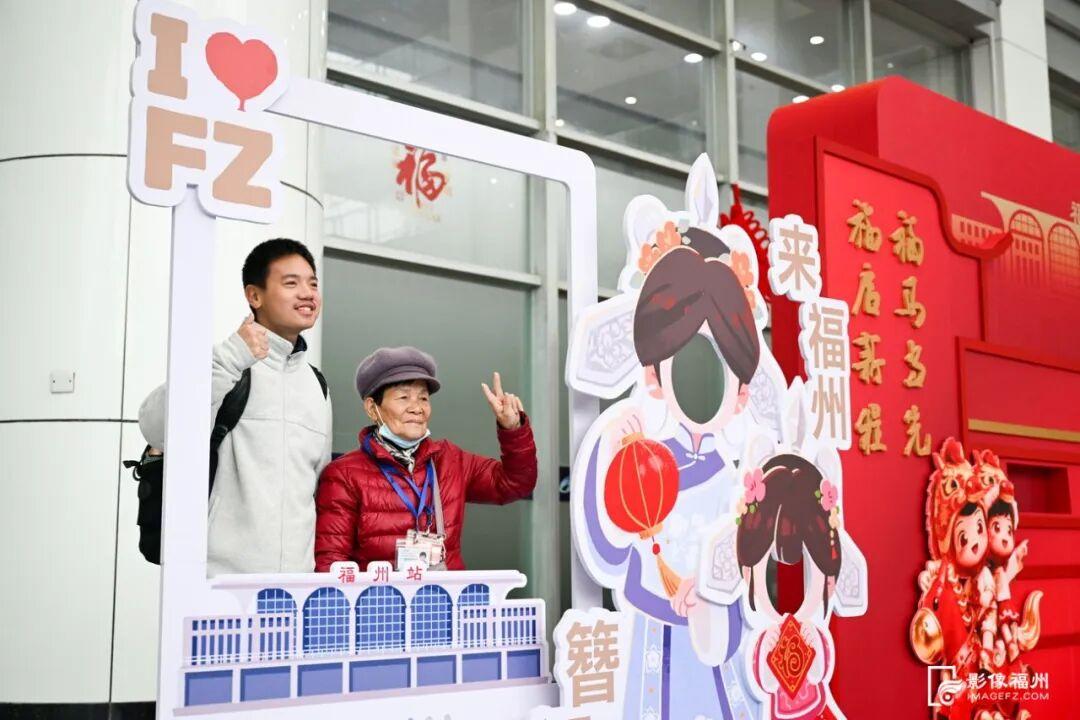 春运首日！遇见温暖！