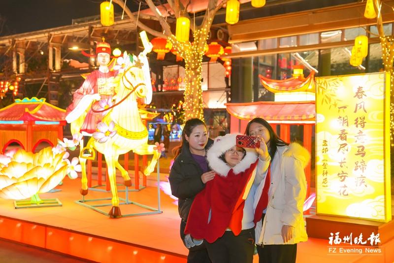 “两马同春闹元宵”灯会亮灯迎客