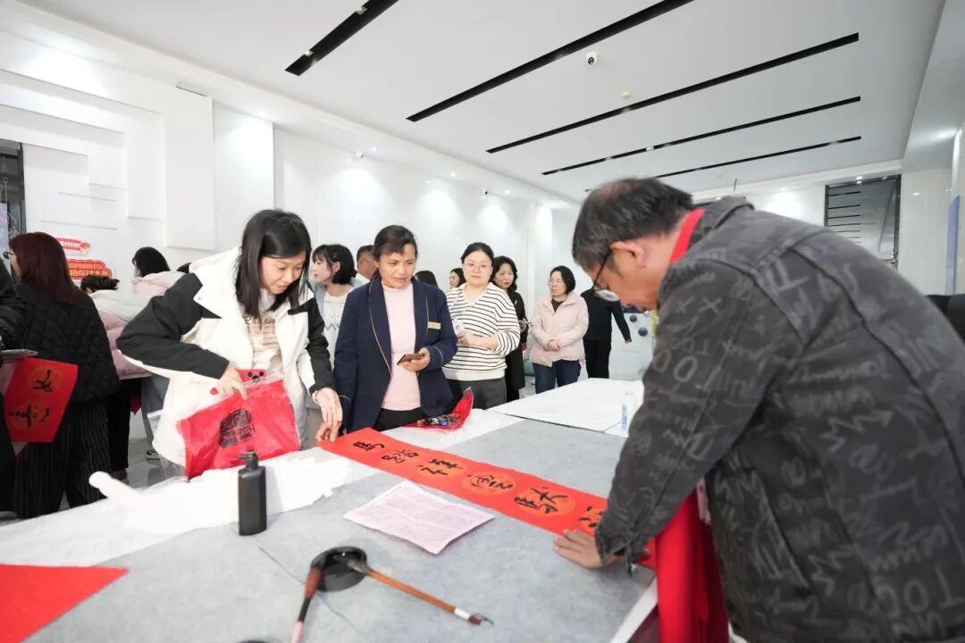 年味拉满！福气到位！“网络名人送福来”活动走进仓山互联网小镇