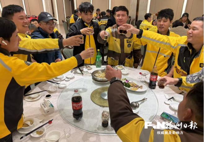 福州留岗骑手同享年夜饭