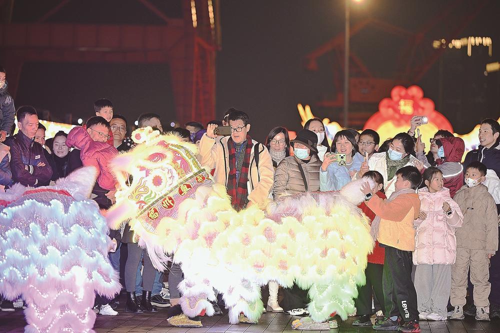 马尾：流光溢彩点亮小年之夜