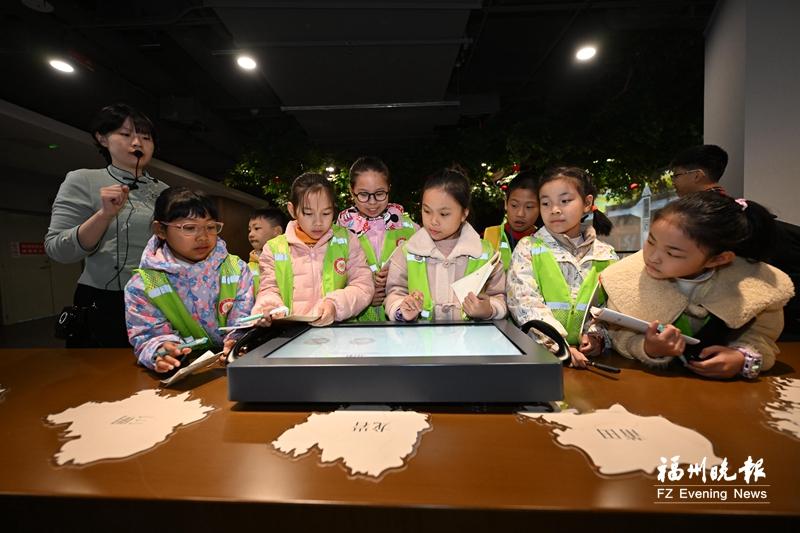 福州晚报写作训练营走进闽菜文化博物馆