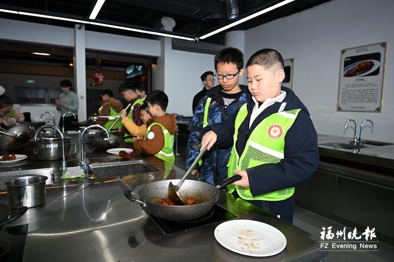 福州晚报写作训练营走进闽菜文化博物馆