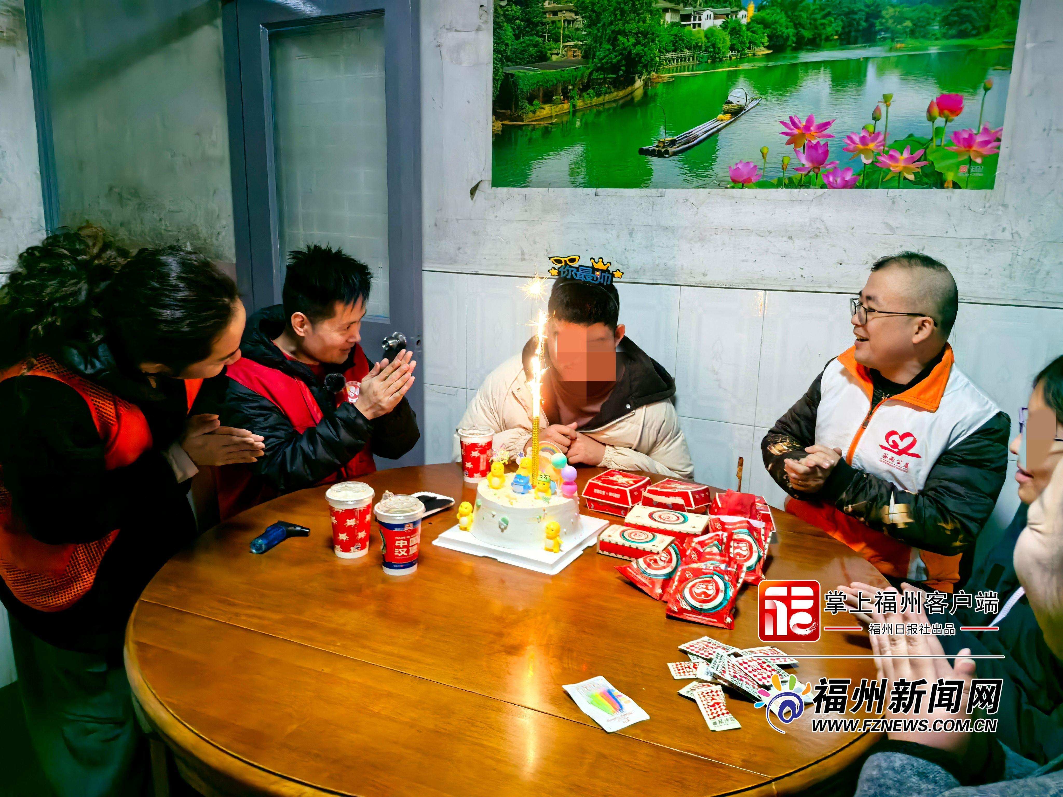 新春走基层｜“福蕾”少年的三个心愿：生日、汉堡与烟花