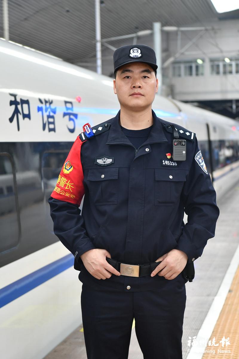 李浩：流动车厢里的“平安卫士”