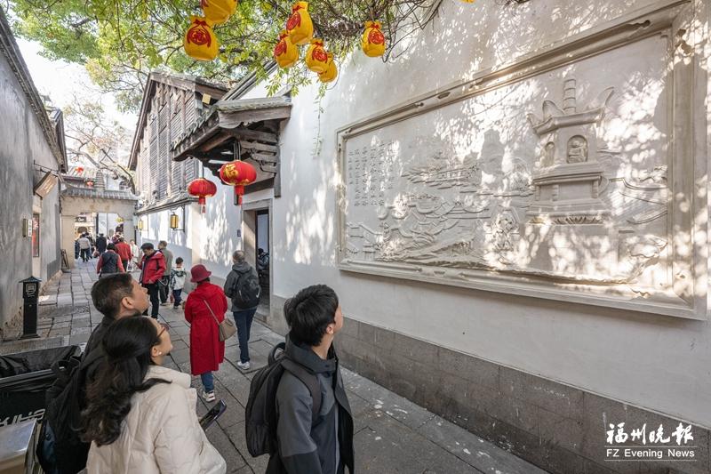 塔巷新增阿育王塔灰塑壁画