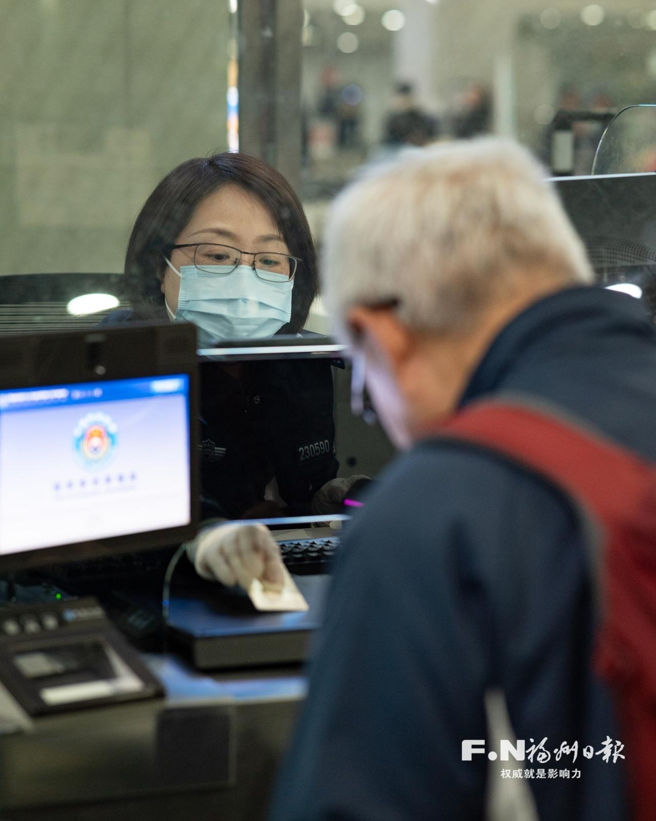 守候归家的“最后一公里”——福州长乐国际机场入境大厅见闻