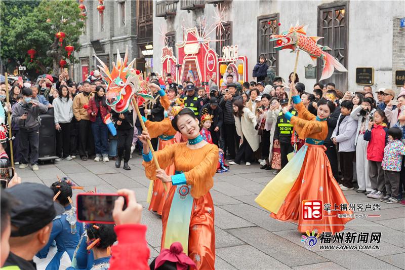 福州：龙狮开年醒狮贺岁 非遗寻梦坊巷迎春