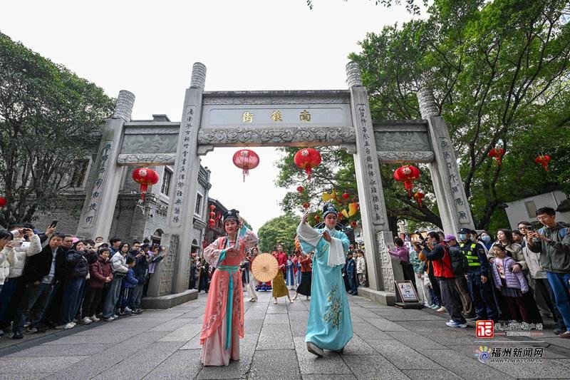 戏腔悠扬闹新春 曲艺惠民暖榕城