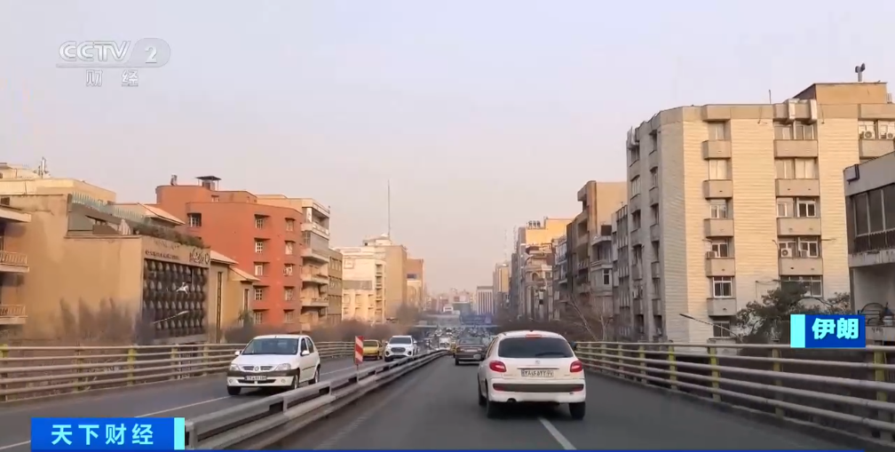 大量军机飞往中东！美国，大举增兵